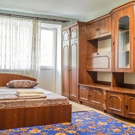 Apartments On Druzhby Narodiv 6 A キエフ エクステリア 写真
