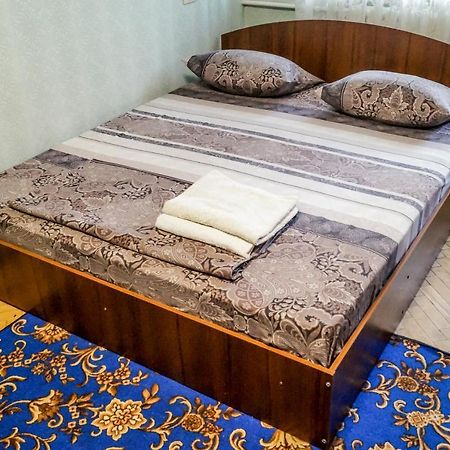 Apartments On Druzhby Narodiv 6 A キエフ エクステリア 写真