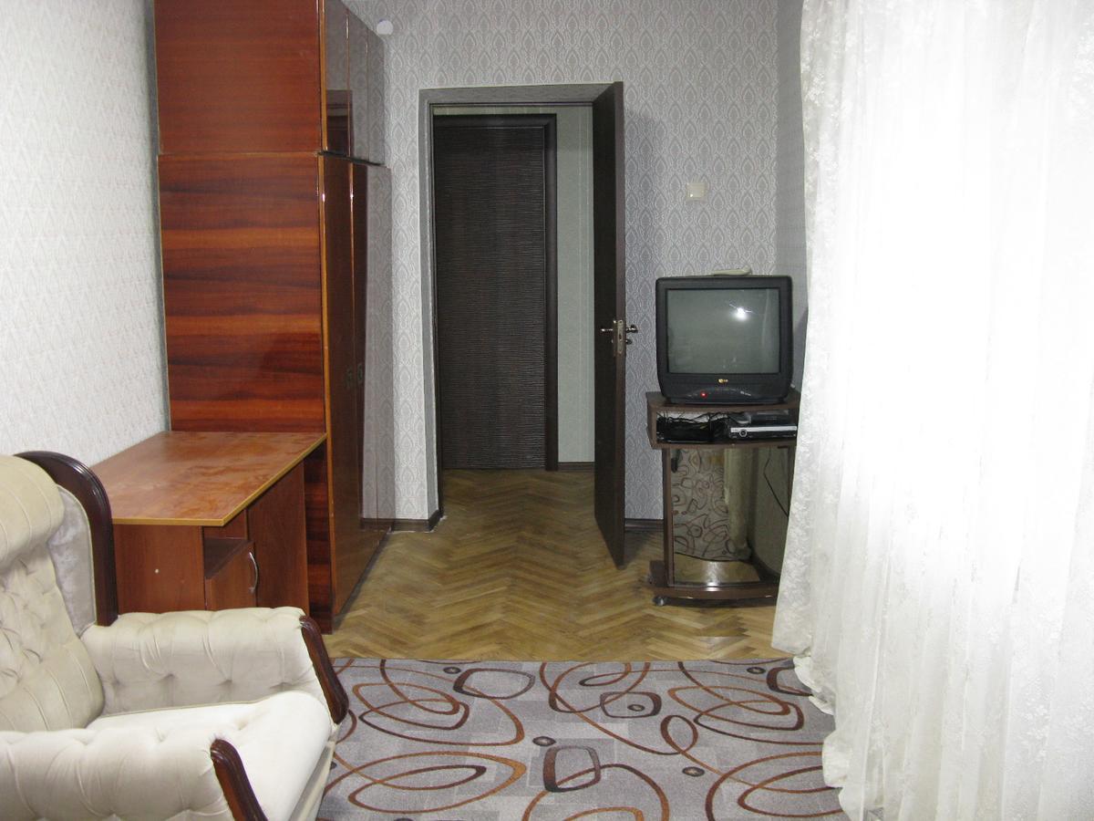 Apartments On Druzhby Narodiv 6 A キエフ エクステリア 写真