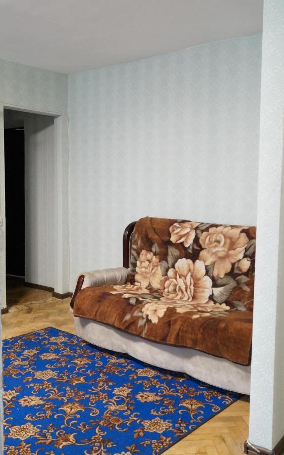 Apartments On Druzhby Narodiv 6 A キエフ エクステリア 写真