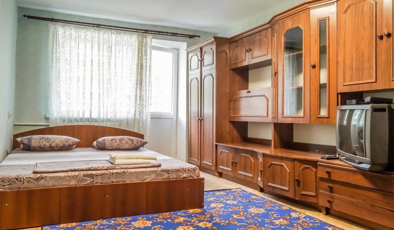 Apartments On Druzhby Narodiv 6 A キエフ エクステリア 写真