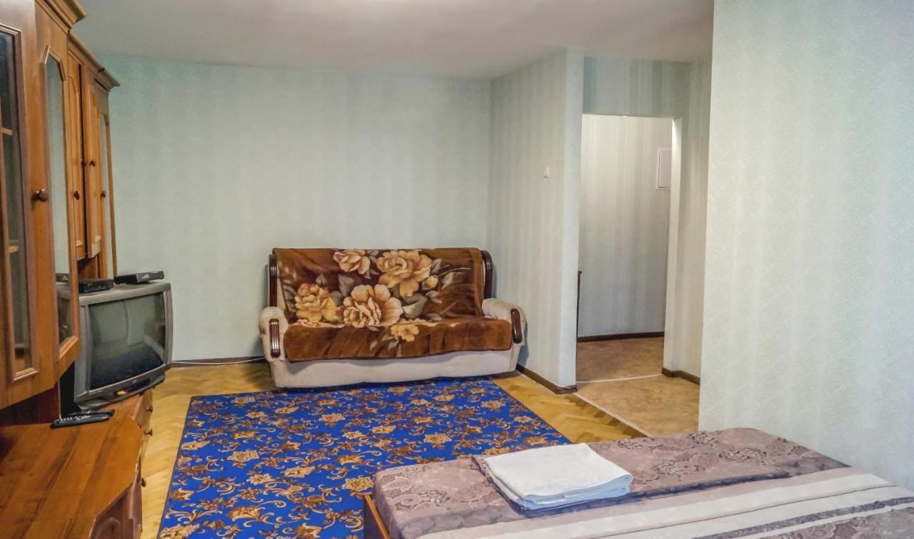 Apartments On Druzhby Narodiv 6 A キエフ エクステリア 写真