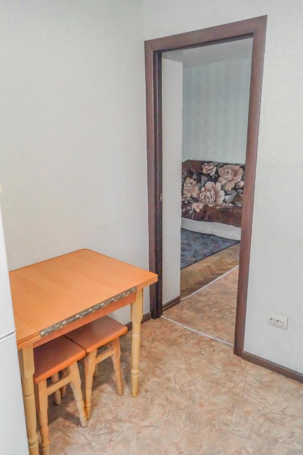 Apartments On Druzhby Narodiv 6 A キエフ エクステリア 写真
