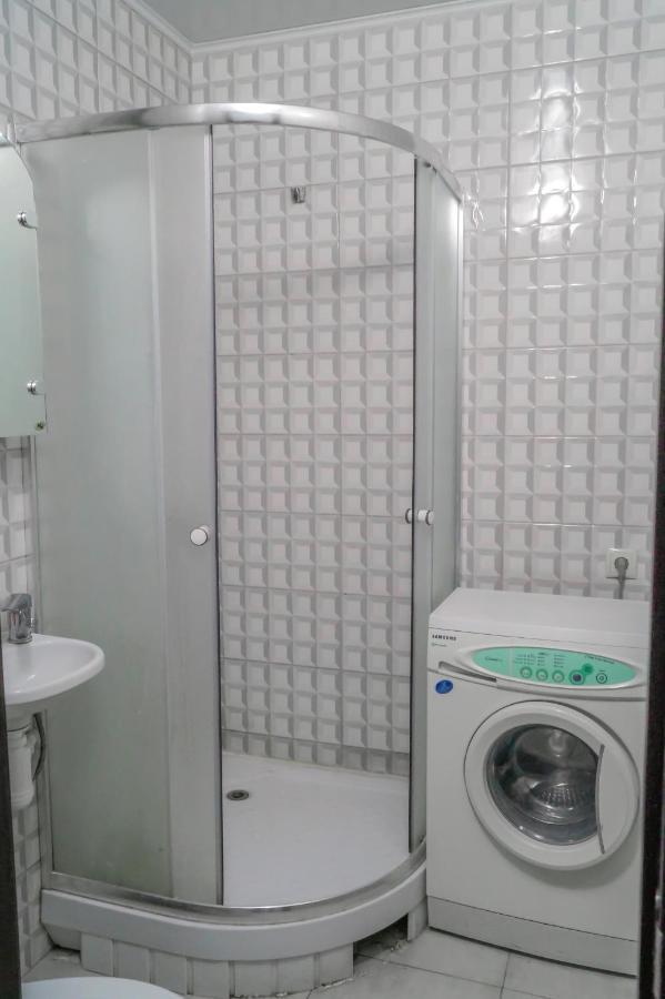 Apartments On Druzhby Narodiv 6 A キエフ エクステリア 写真