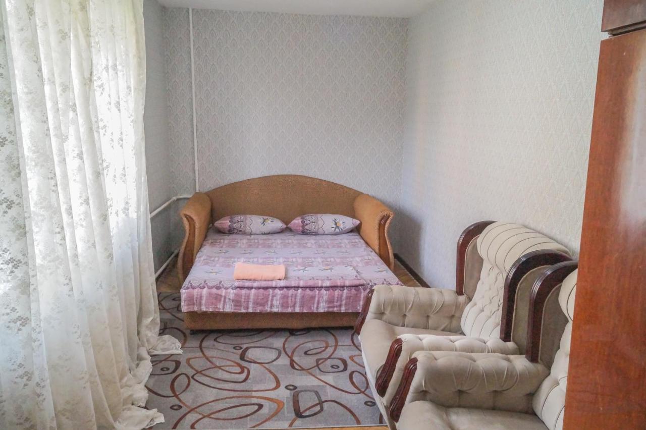 Apartments On Druzhby Narodiv 6 A キエフ エクステリア 写真