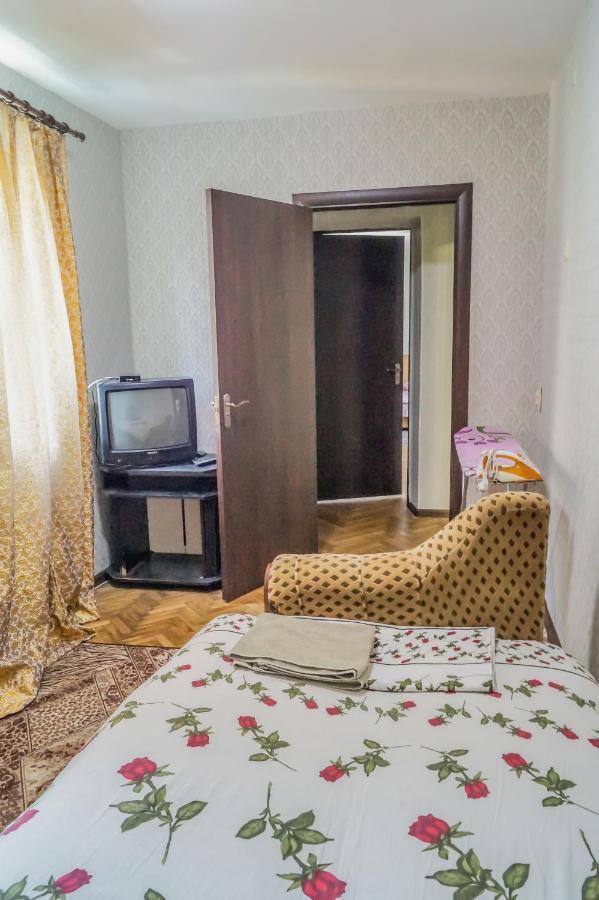 Apartments On Druzhby Narodiv 6 A キエフ エクステリア 写真