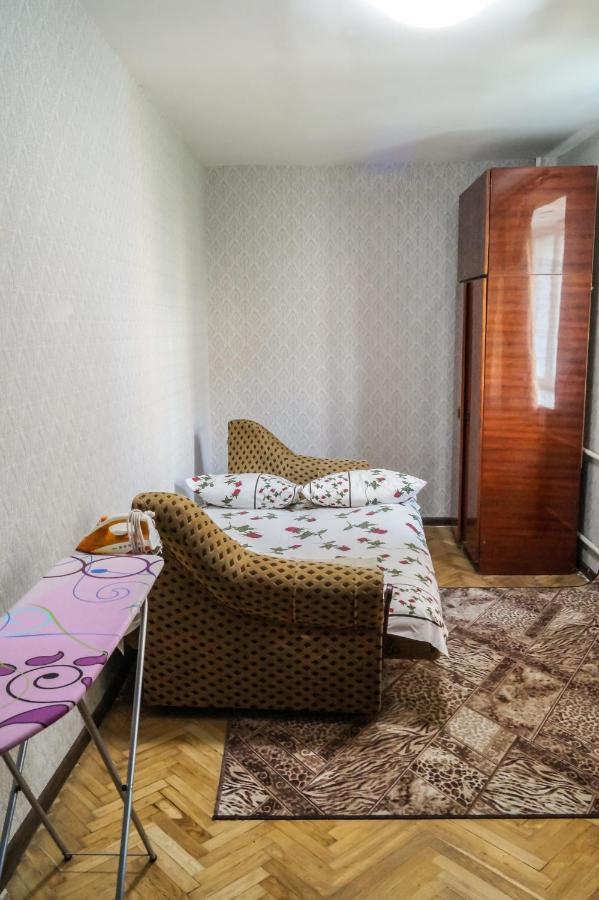 Apartments On Druzhby Narodiv 6 A キエフ エクステリア 写真