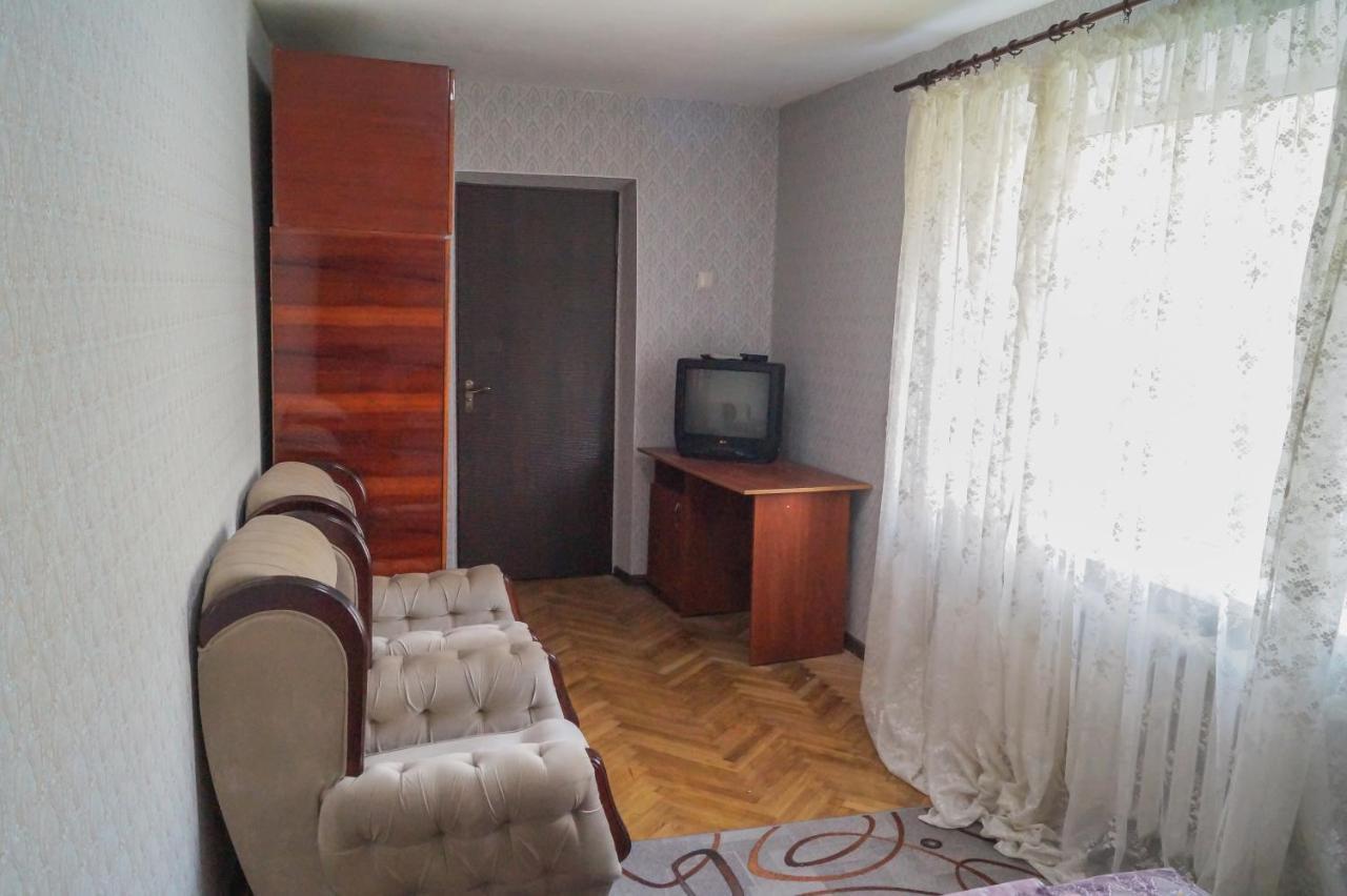 Apartments On Druzhby Narodiv 6 A キエフ エクステリア 写真